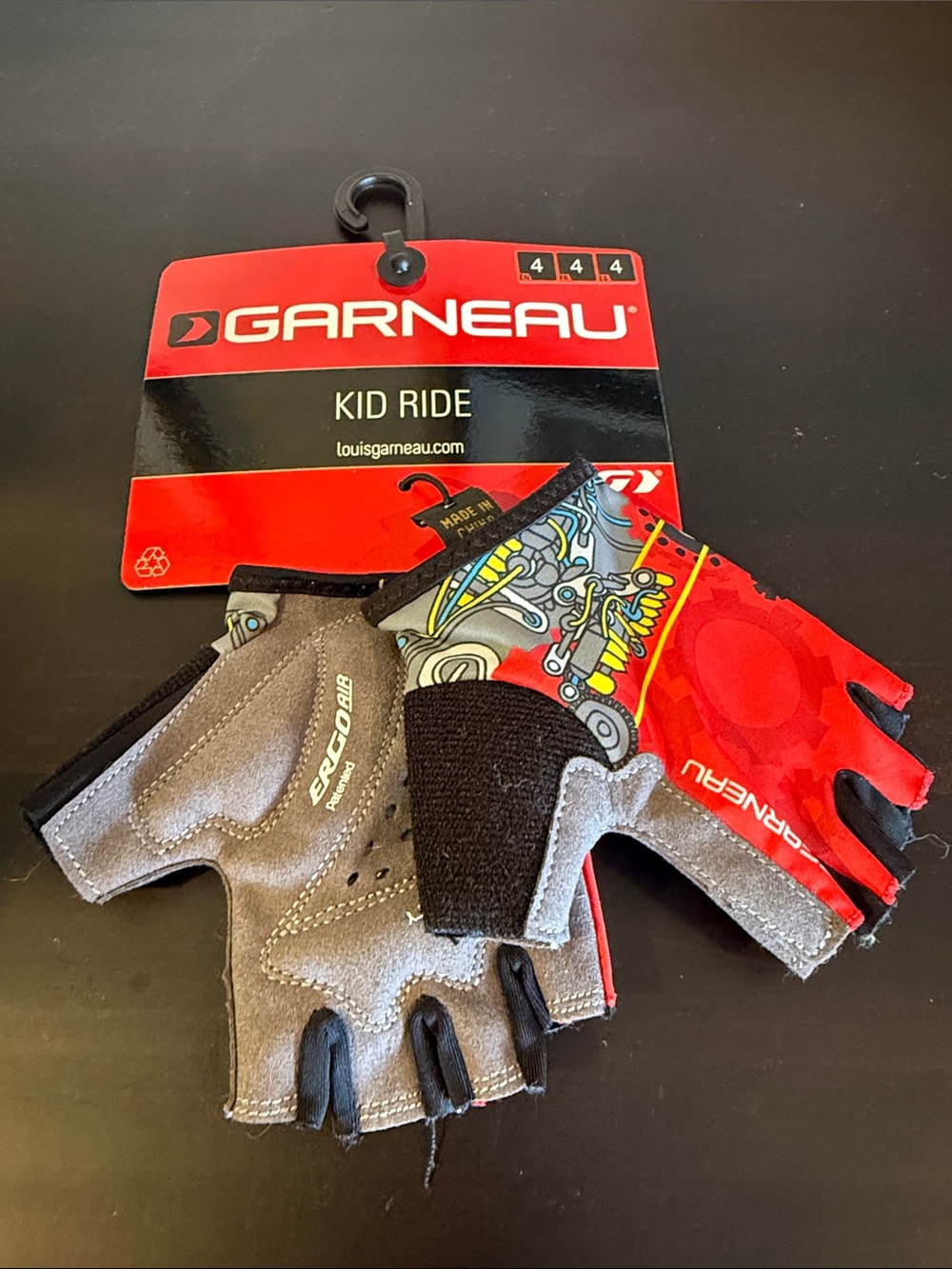 Garneau Kid Ride Red and Gray Kids' Cycling Gloves